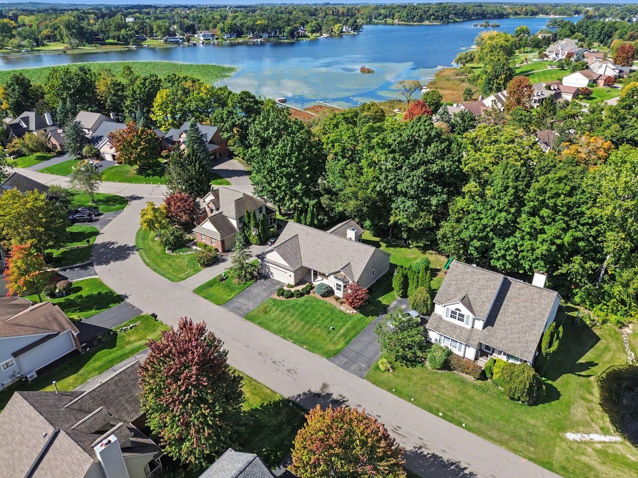 2603 Ravineside Lane S, Howell, MI 48843 — photo 2