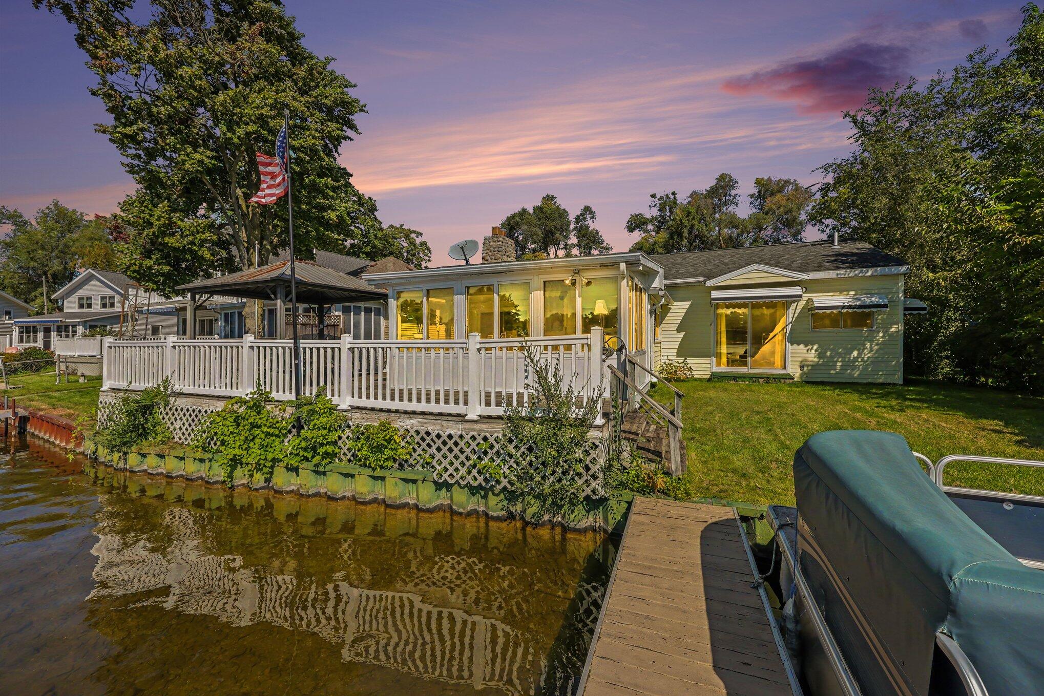 225 N Lakeside Drive — photo