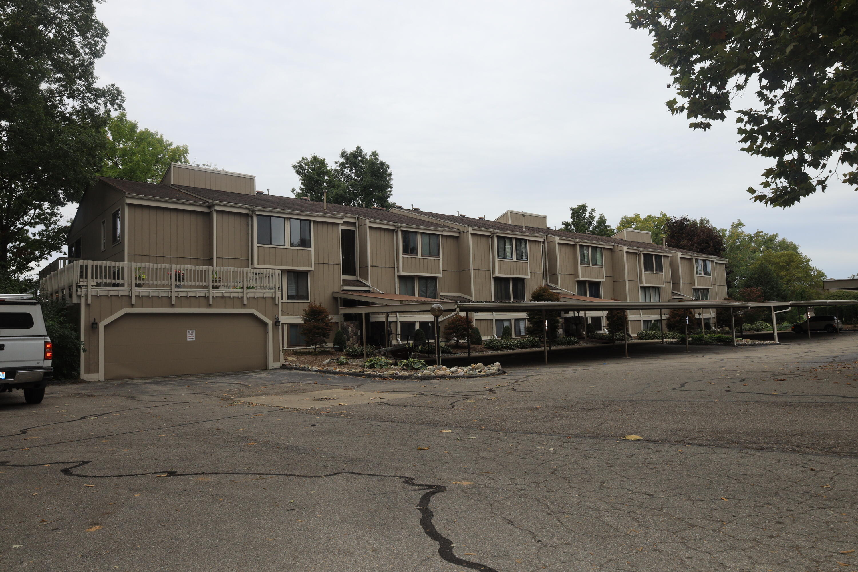 1731 Cliff'S Landing — photo