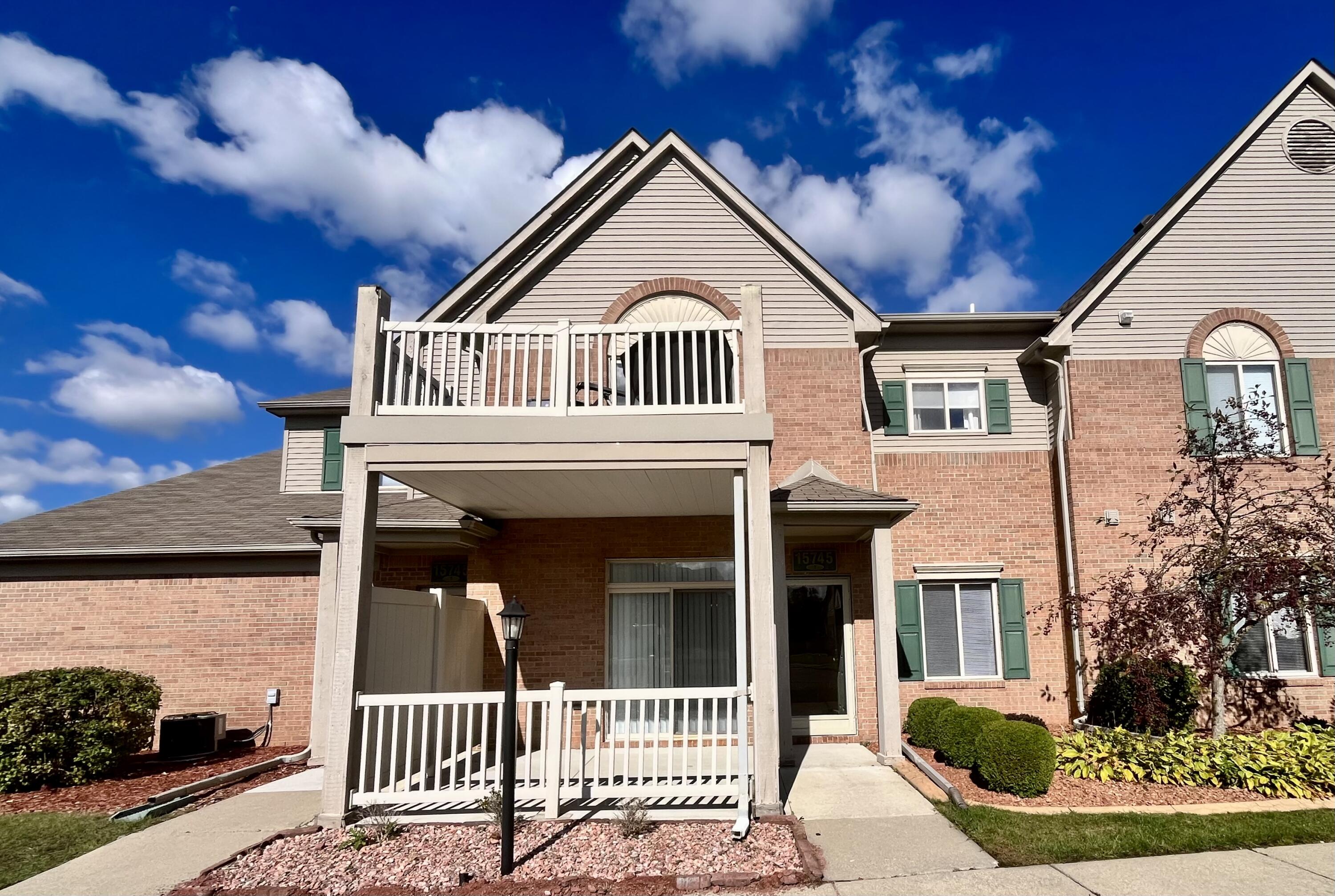 15745 Parkway Lane Unit: 1 — photo