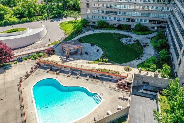 8900 E Jefferson Avenue Unit: Unit 1012-13 — photo