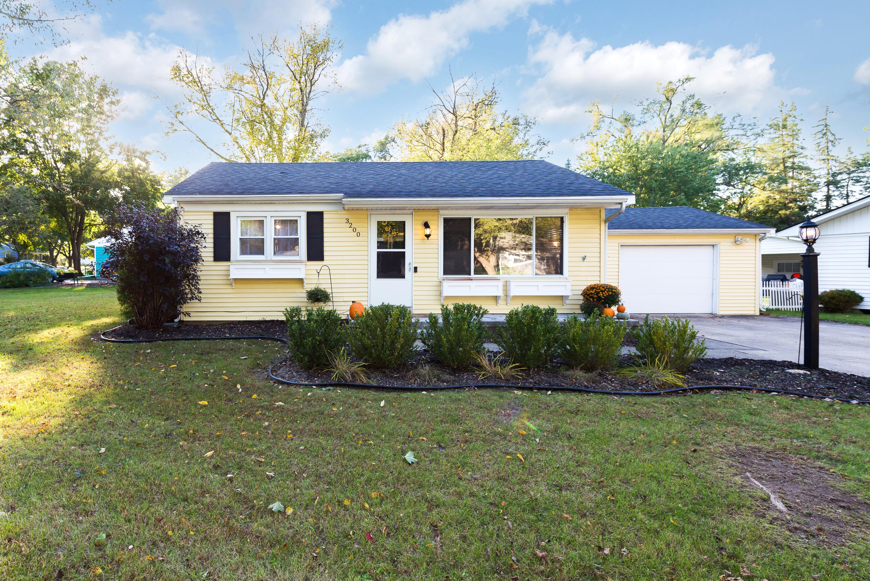3200 Baylis Drive — photo