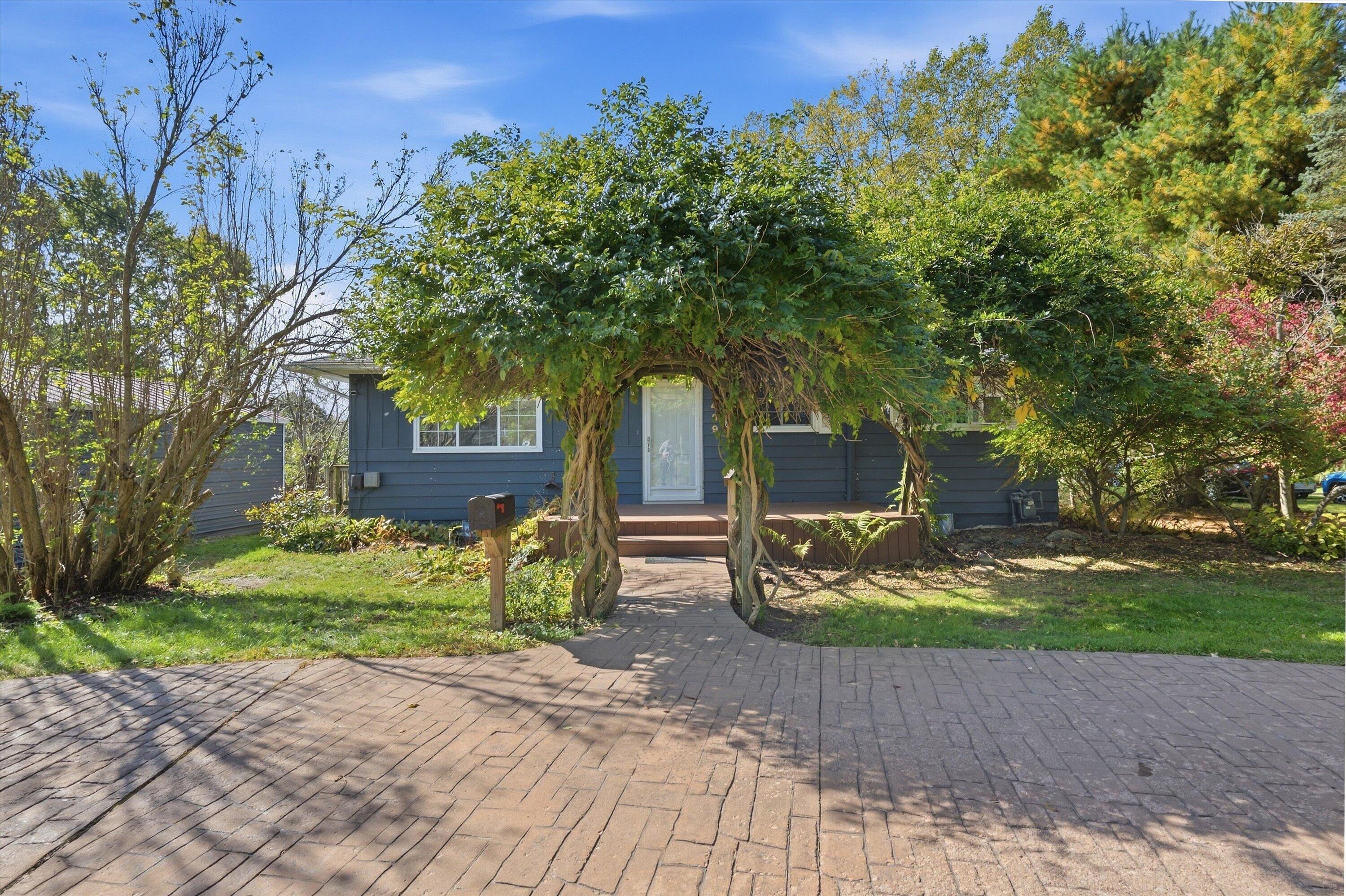 8499 Huron River Drive — photo