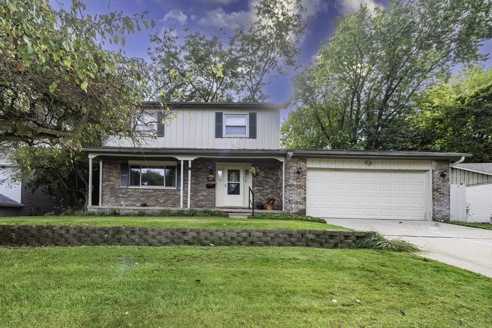1088 Mark Street — photo