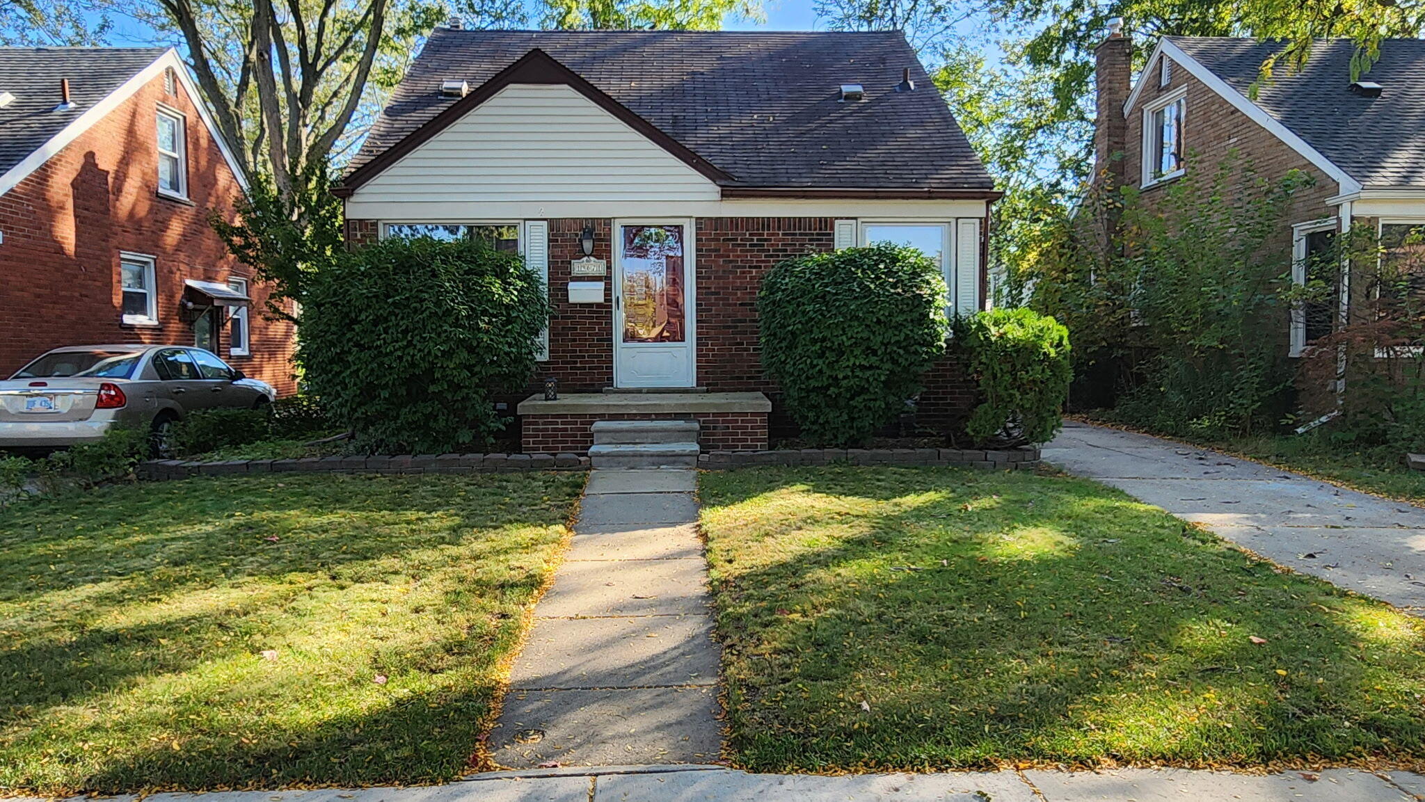13671 Hart Street — photo