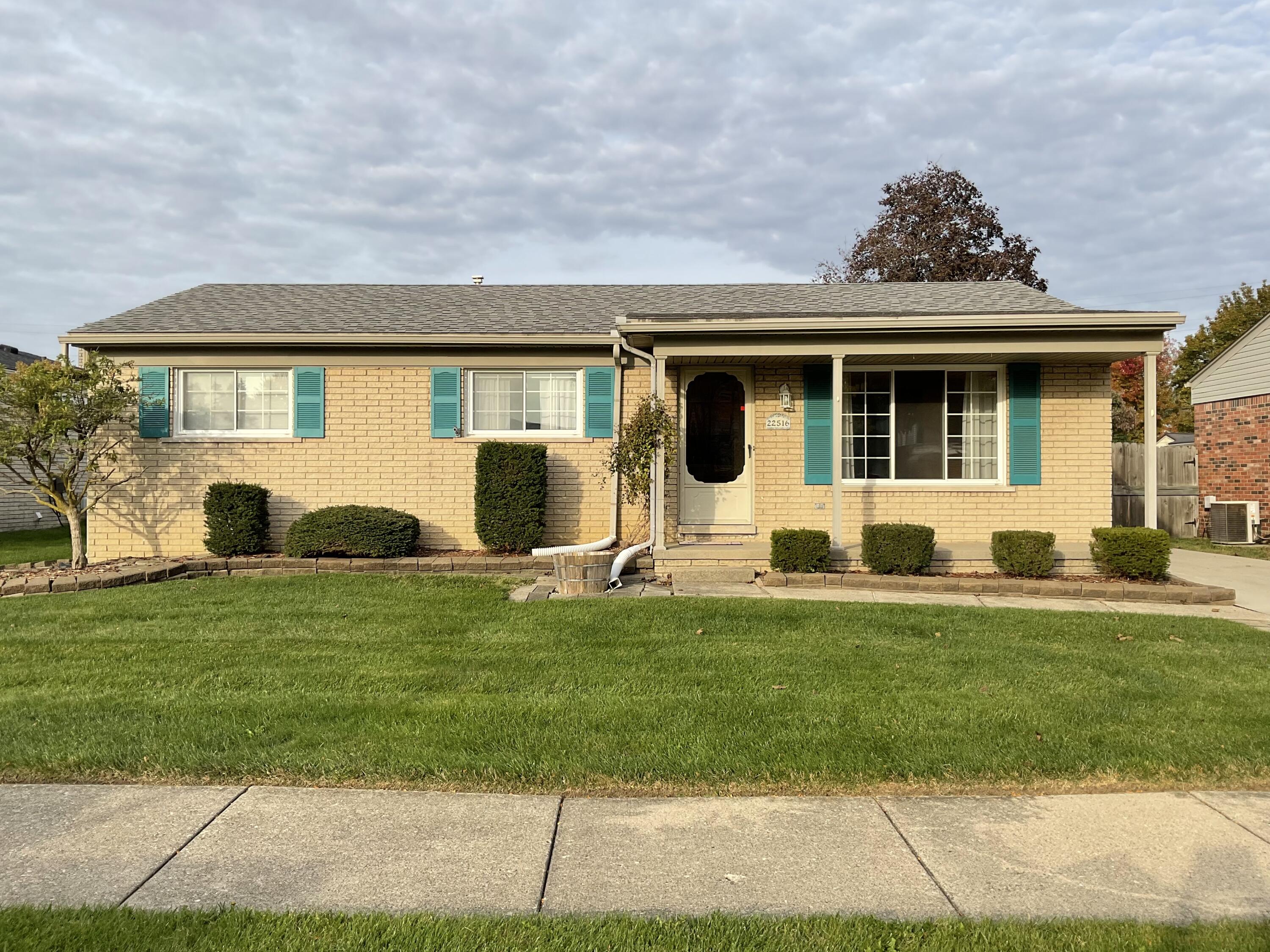 22516 Devonshire Street — photo