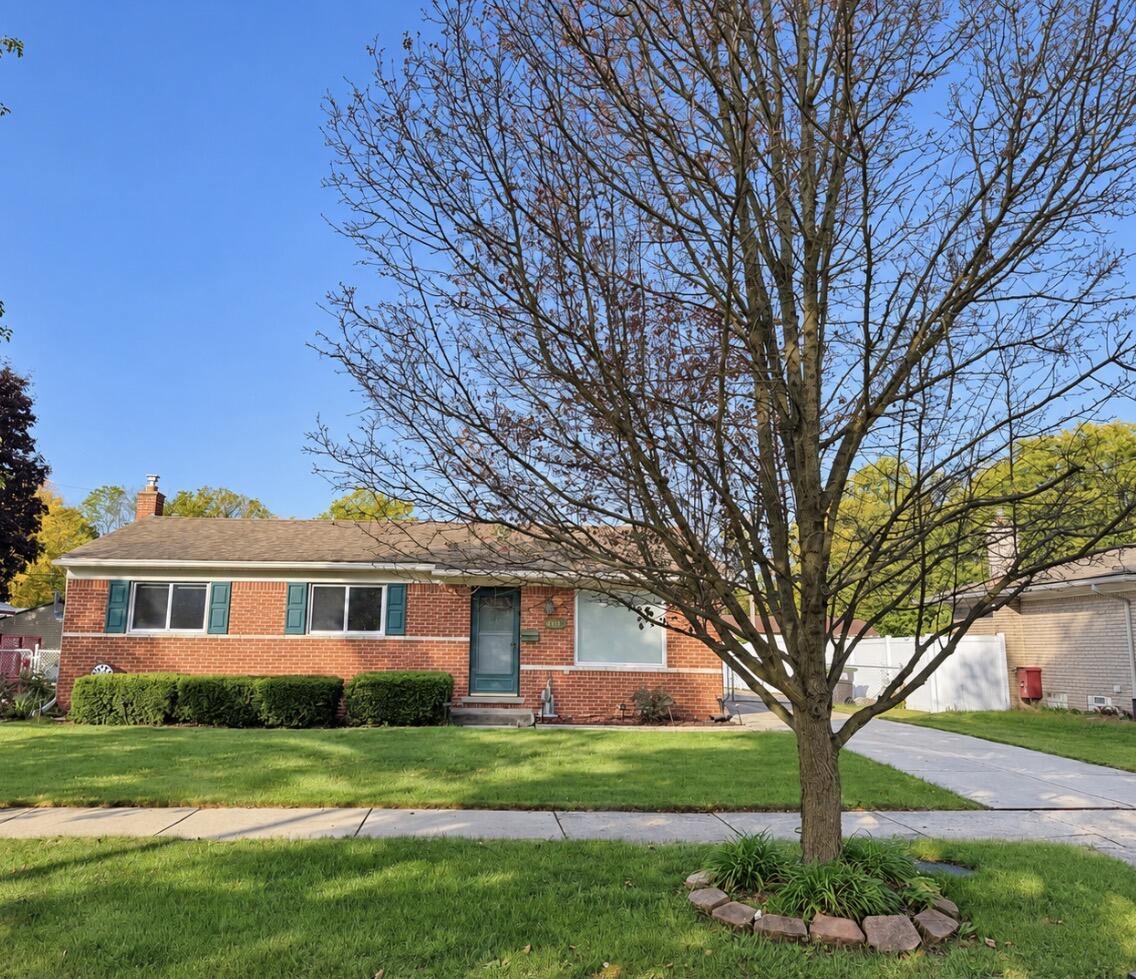 11192 Dudley Street — photo