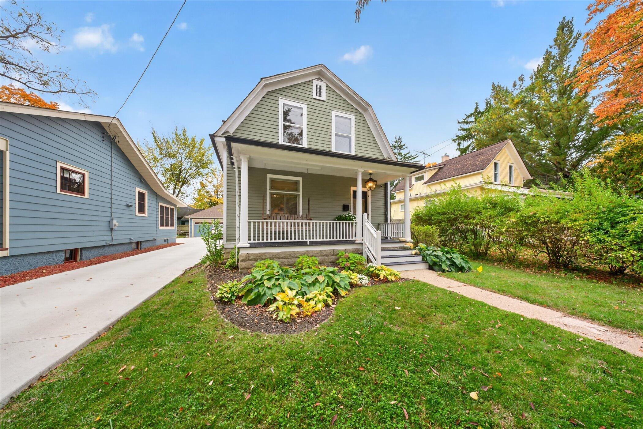 1005 W Liberty Street — photo