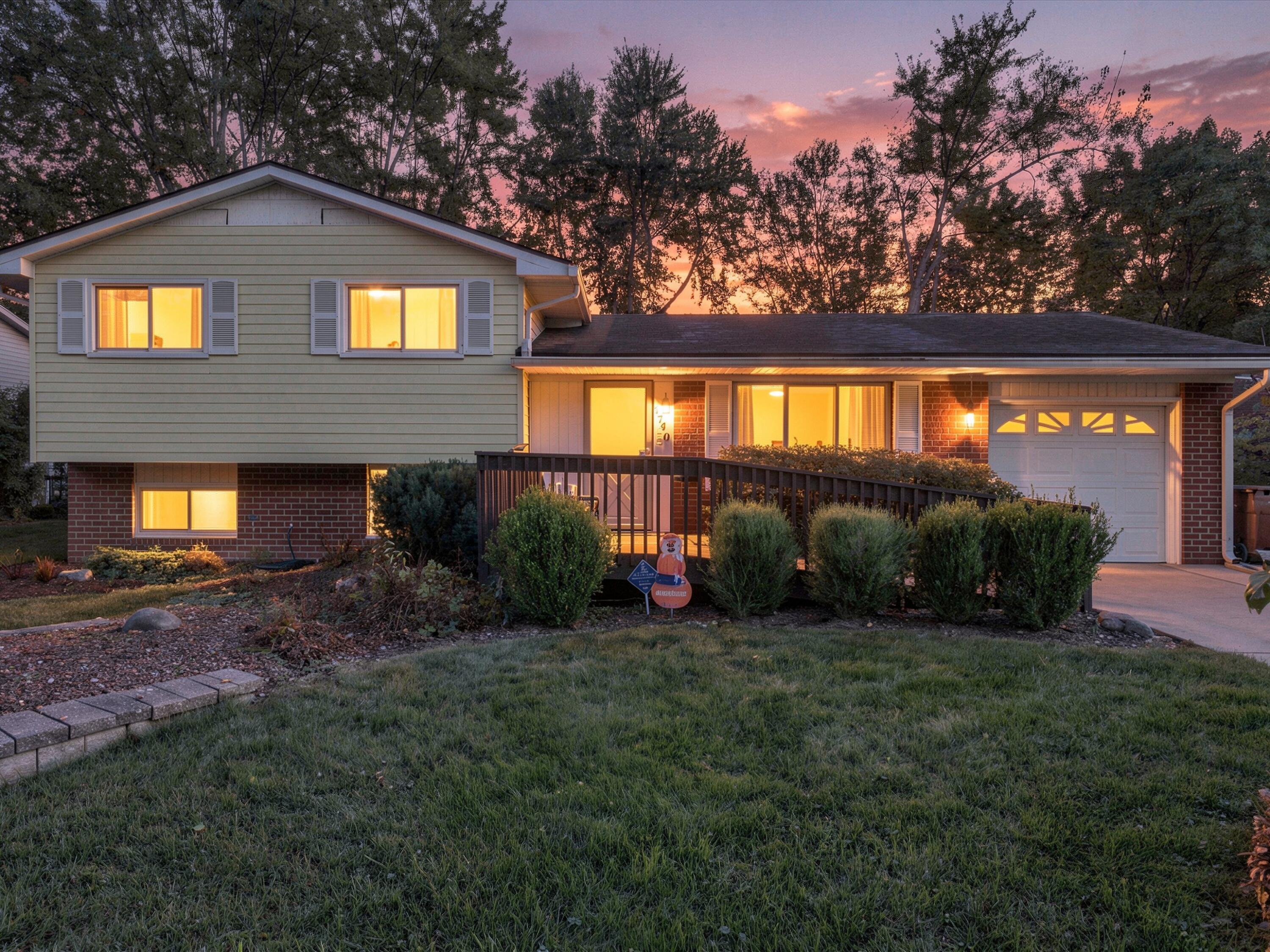 1740 Dover Court — photo