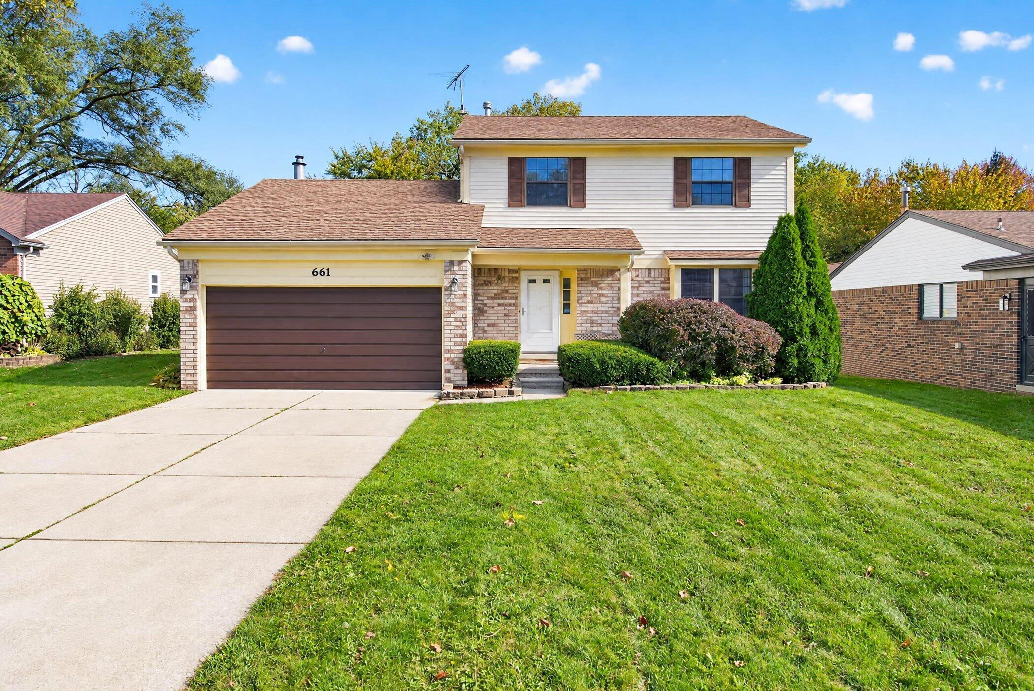661 Stonehenge Drive — photo