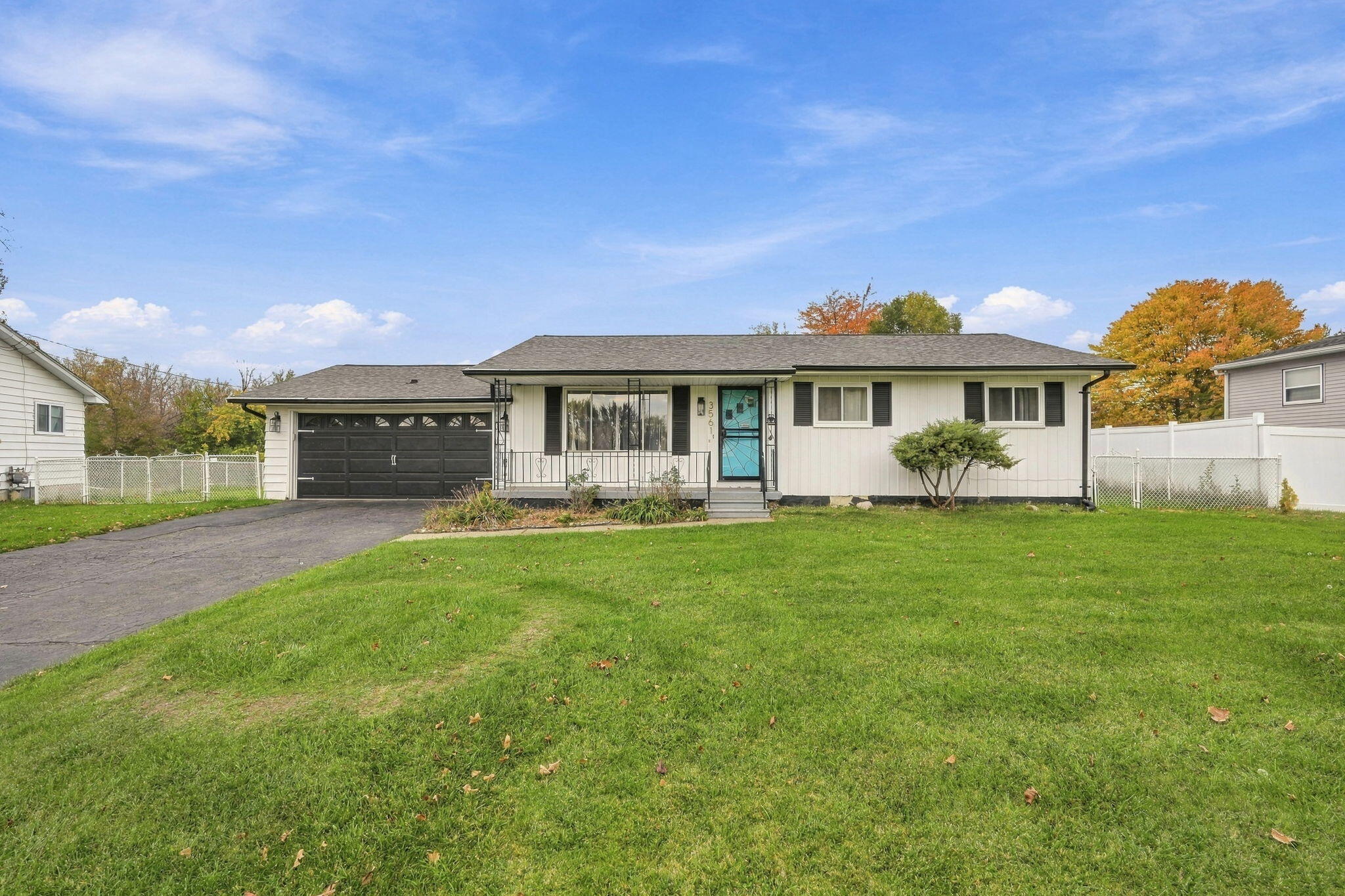 3561 Ridgecliffe Drive — photo