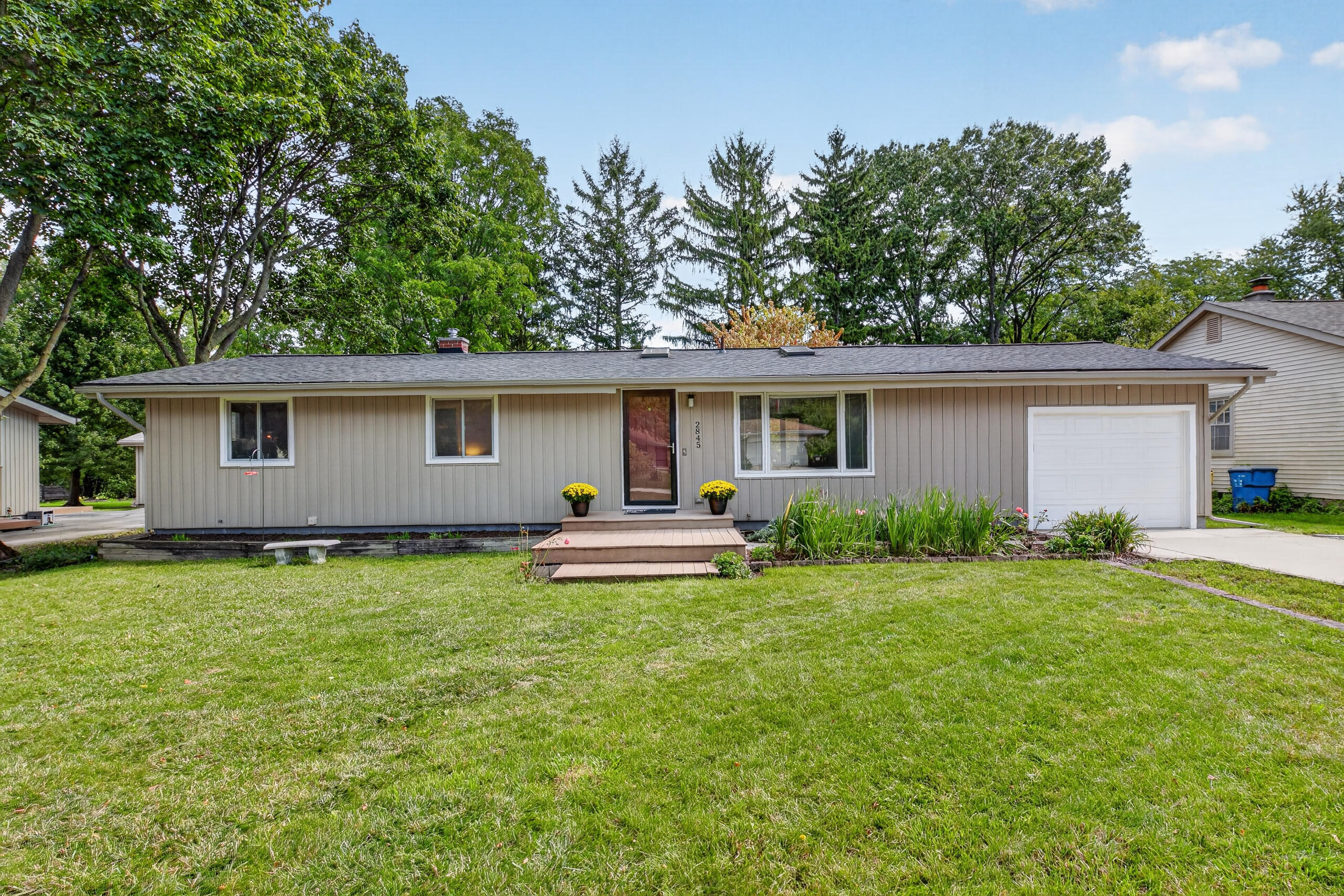 2845 Carlton Drive — photo