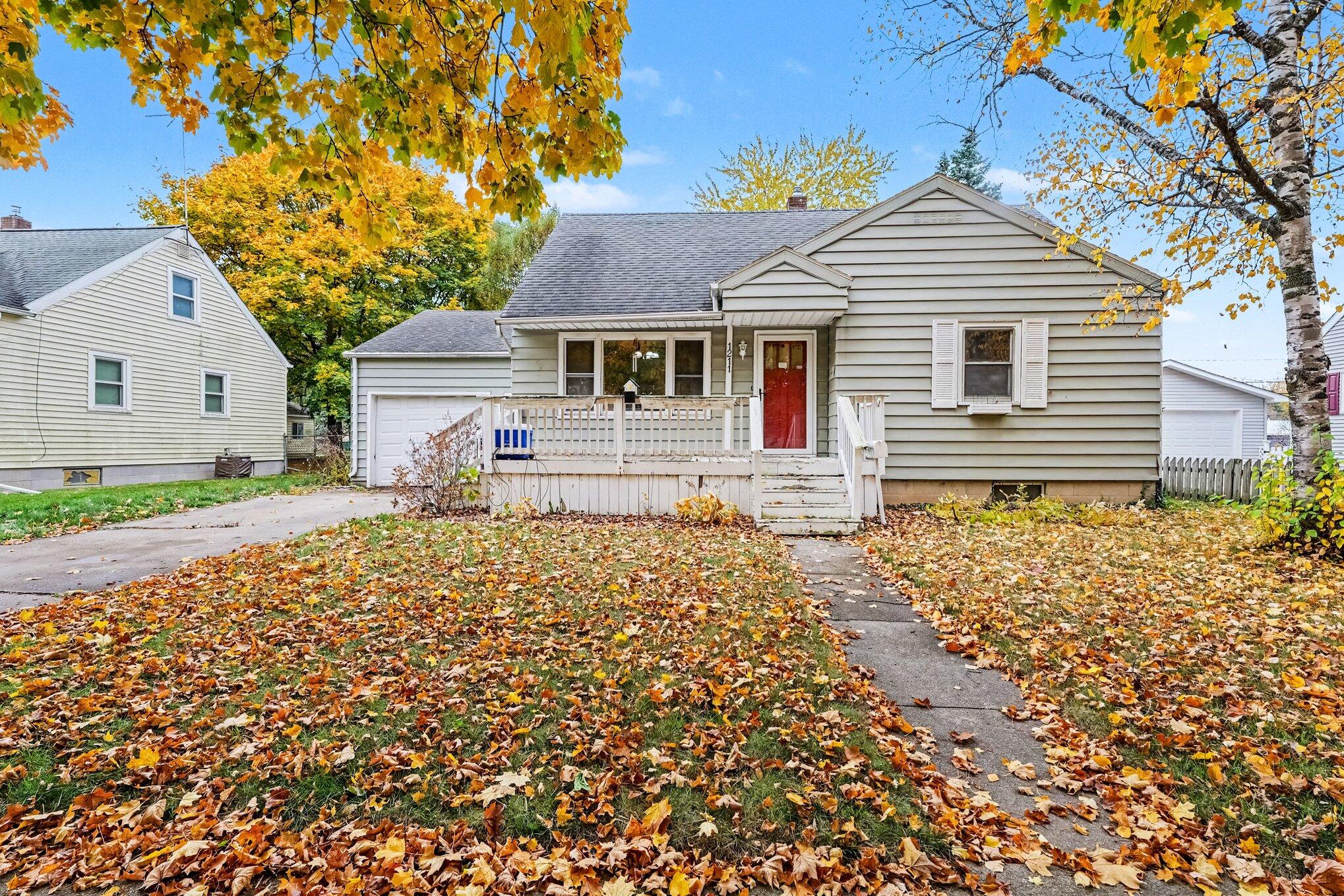1211 N Dewitt Street — photo