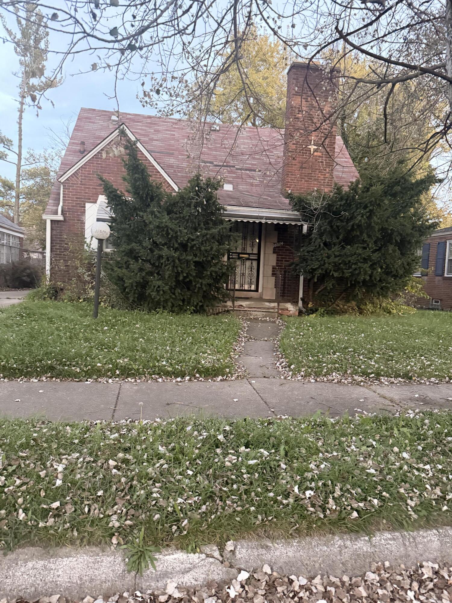 18614 Mansfield Street — photo