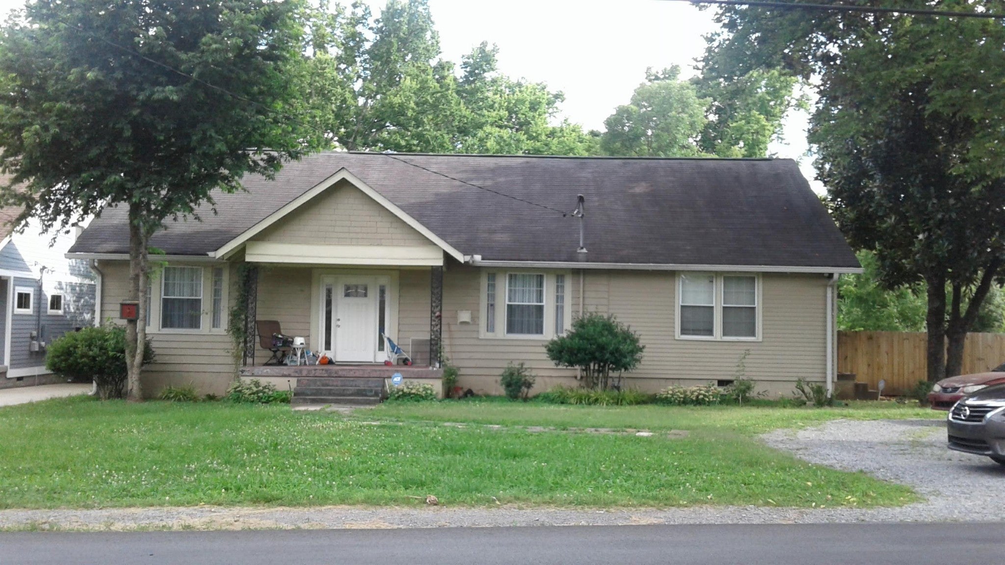 1110 Stratford Ave — photo