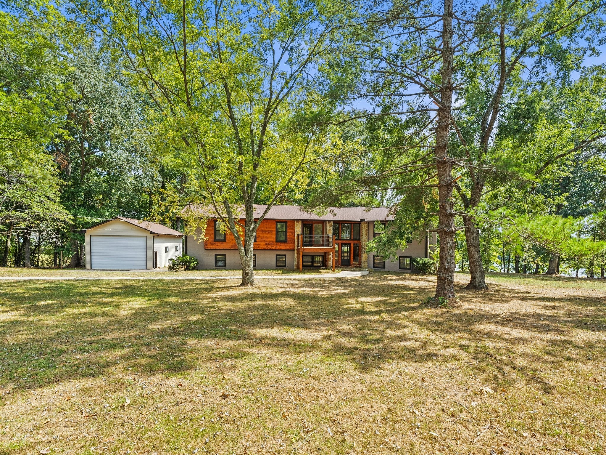 407 Flower Lane Dr — photo