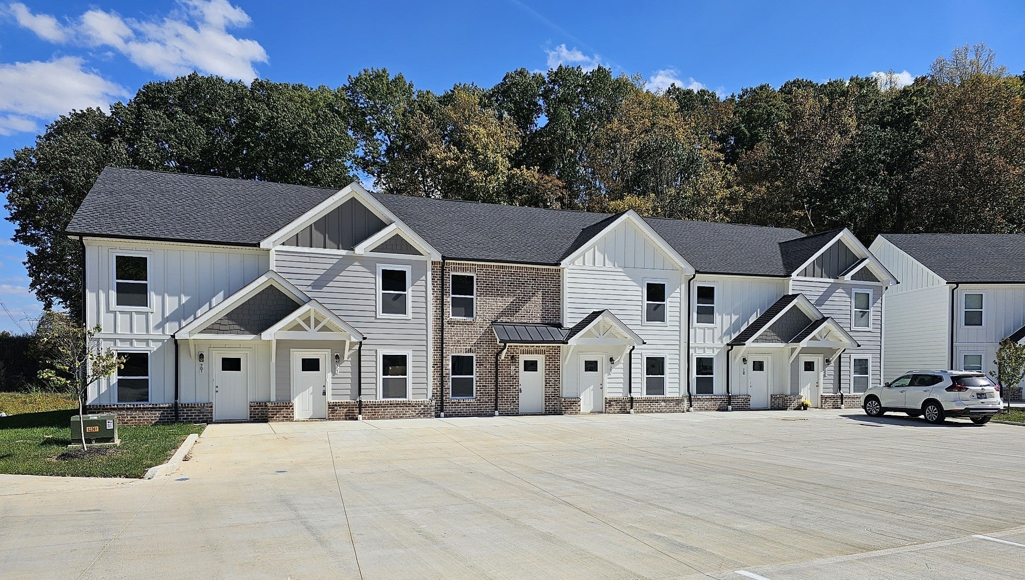 100 Henry Dr 601 — photo
