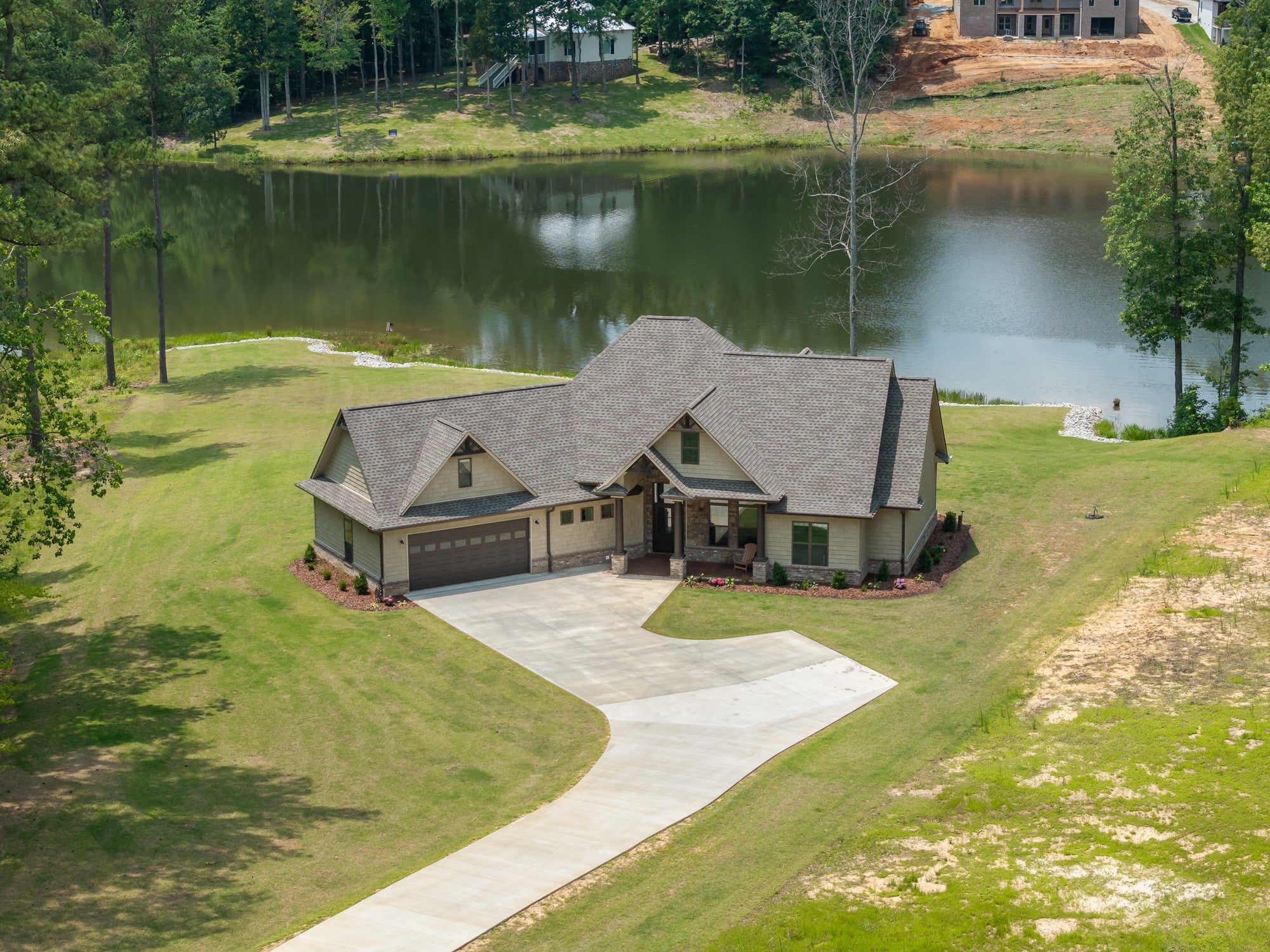 185 Stately Oak Dr — photo
