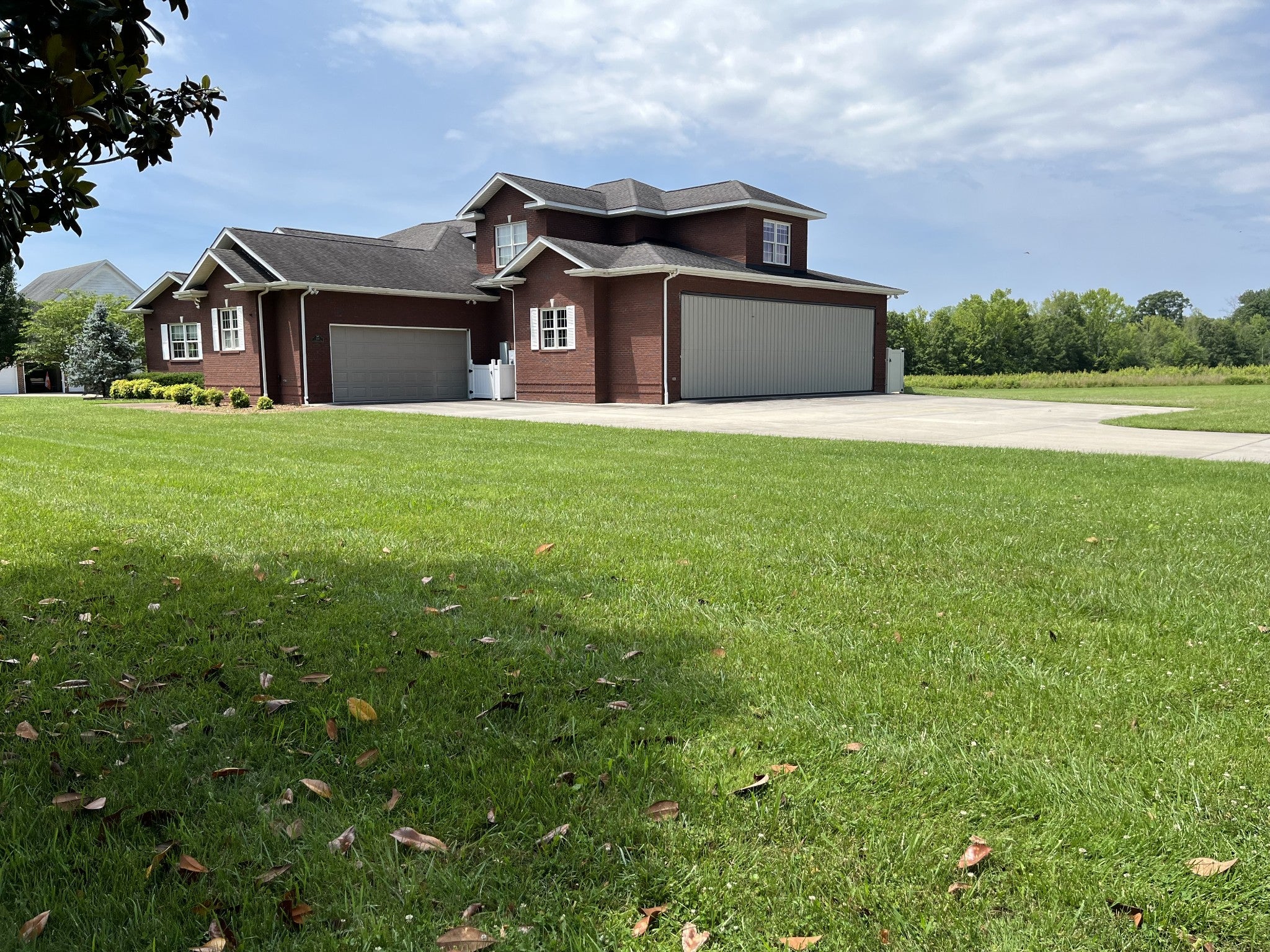 109 Chandelle Dr — photo