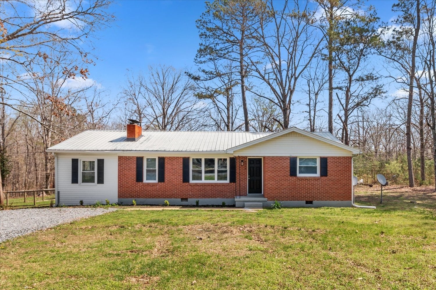 2540 Grays Bend Rd — photo