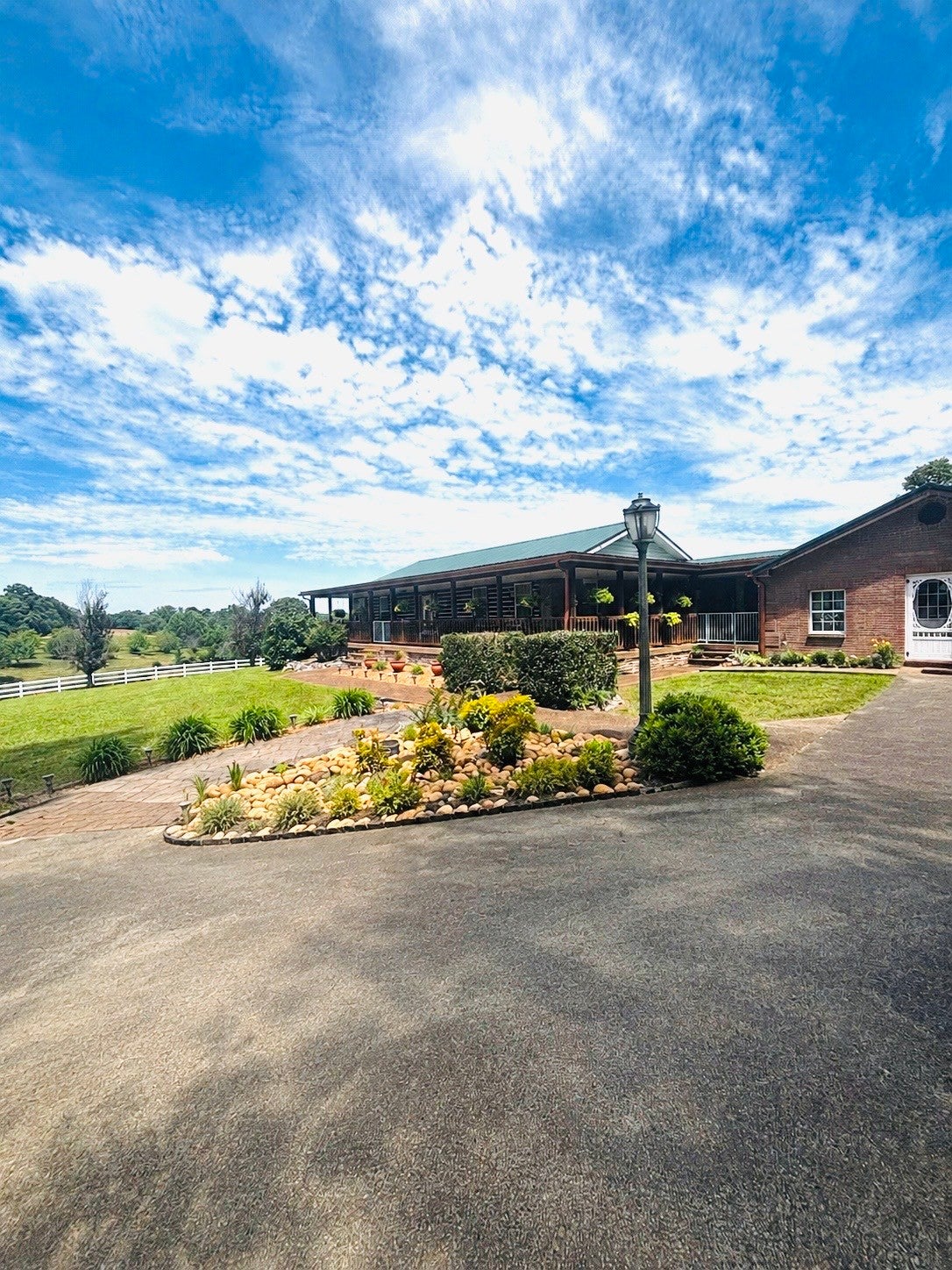 241 Glen Holliday Rd — photo