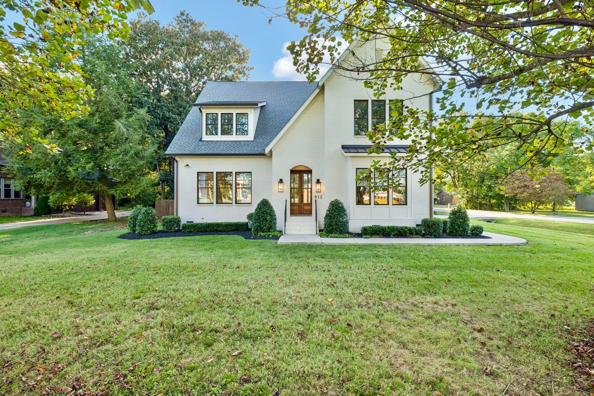 813 Hillsboro Rd — photo