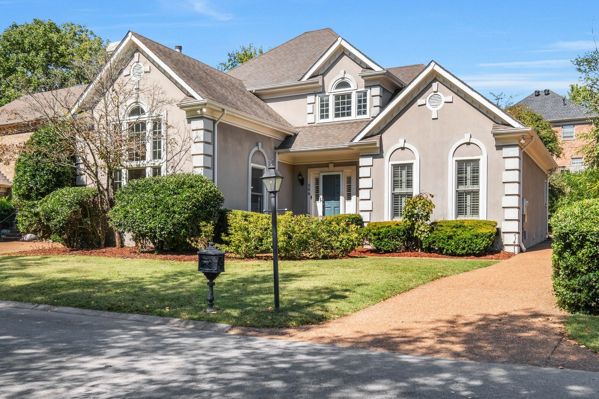 206 Belle Lake Dr — photo