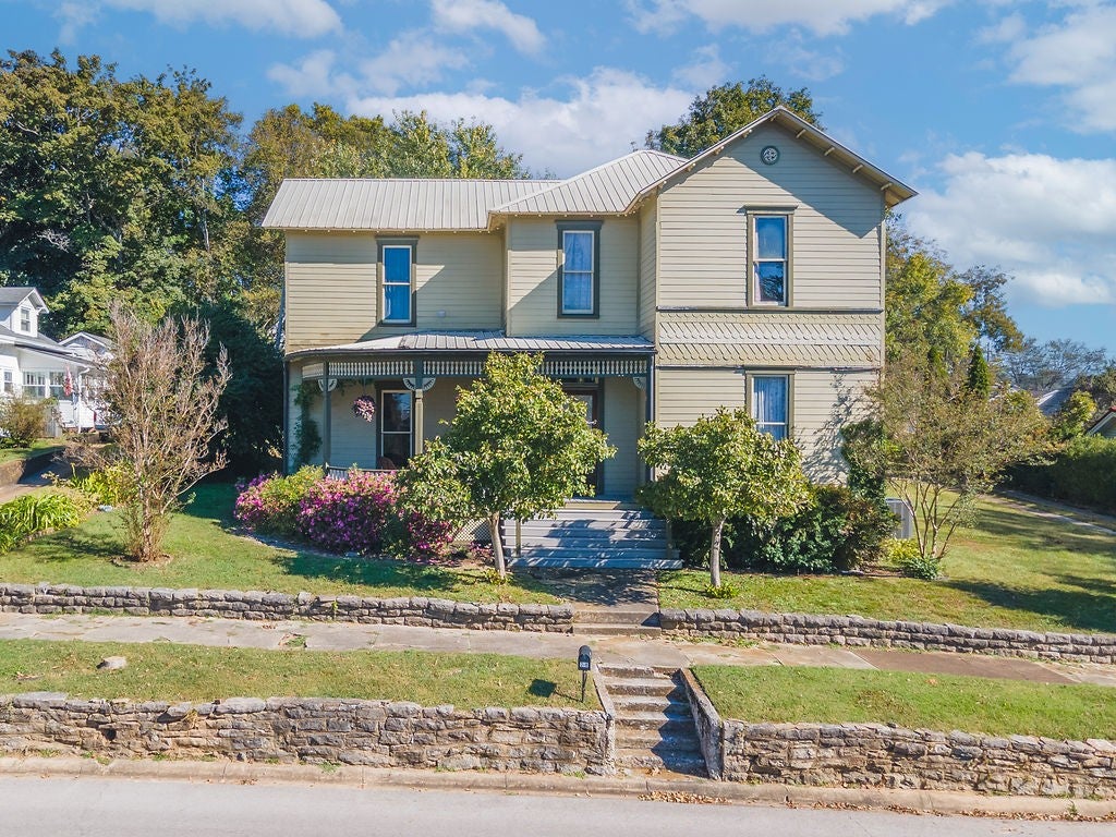 318 W Jefferson St — photo