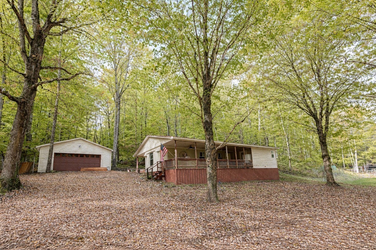 135 Haylee Rd — photo