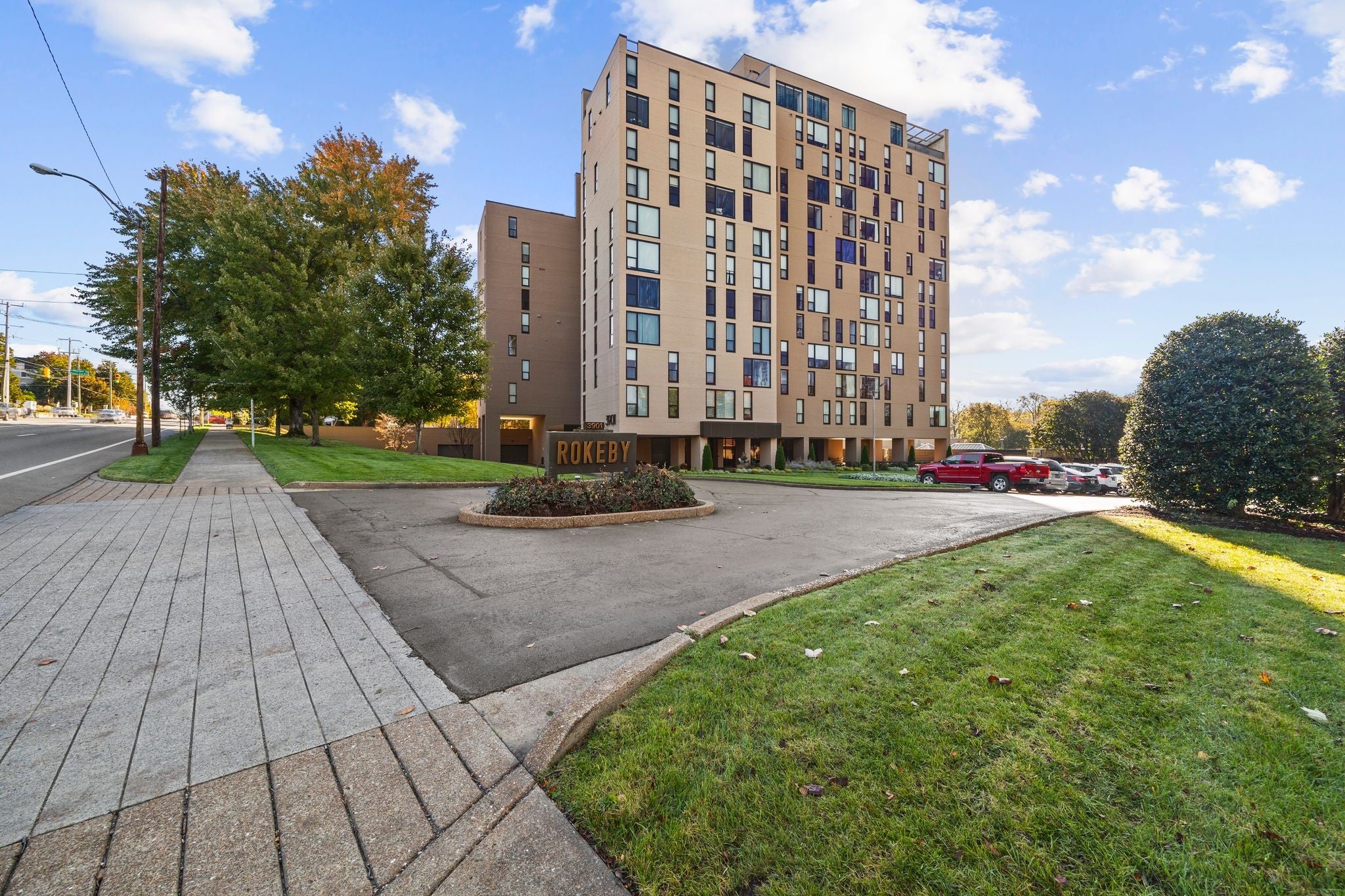 3901 West End Ave 303 — photo