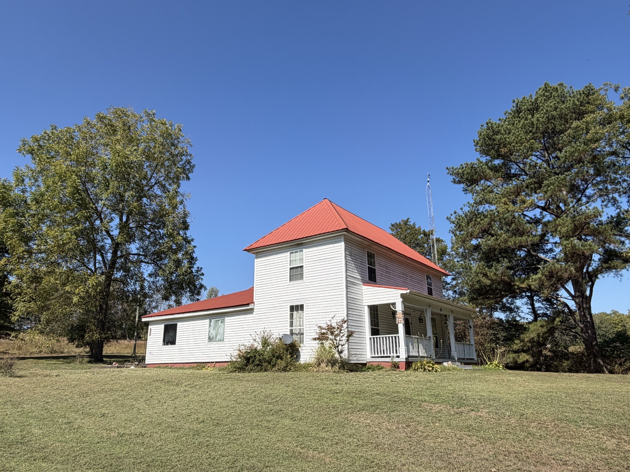 611 Tumbling Creek Rd — photo