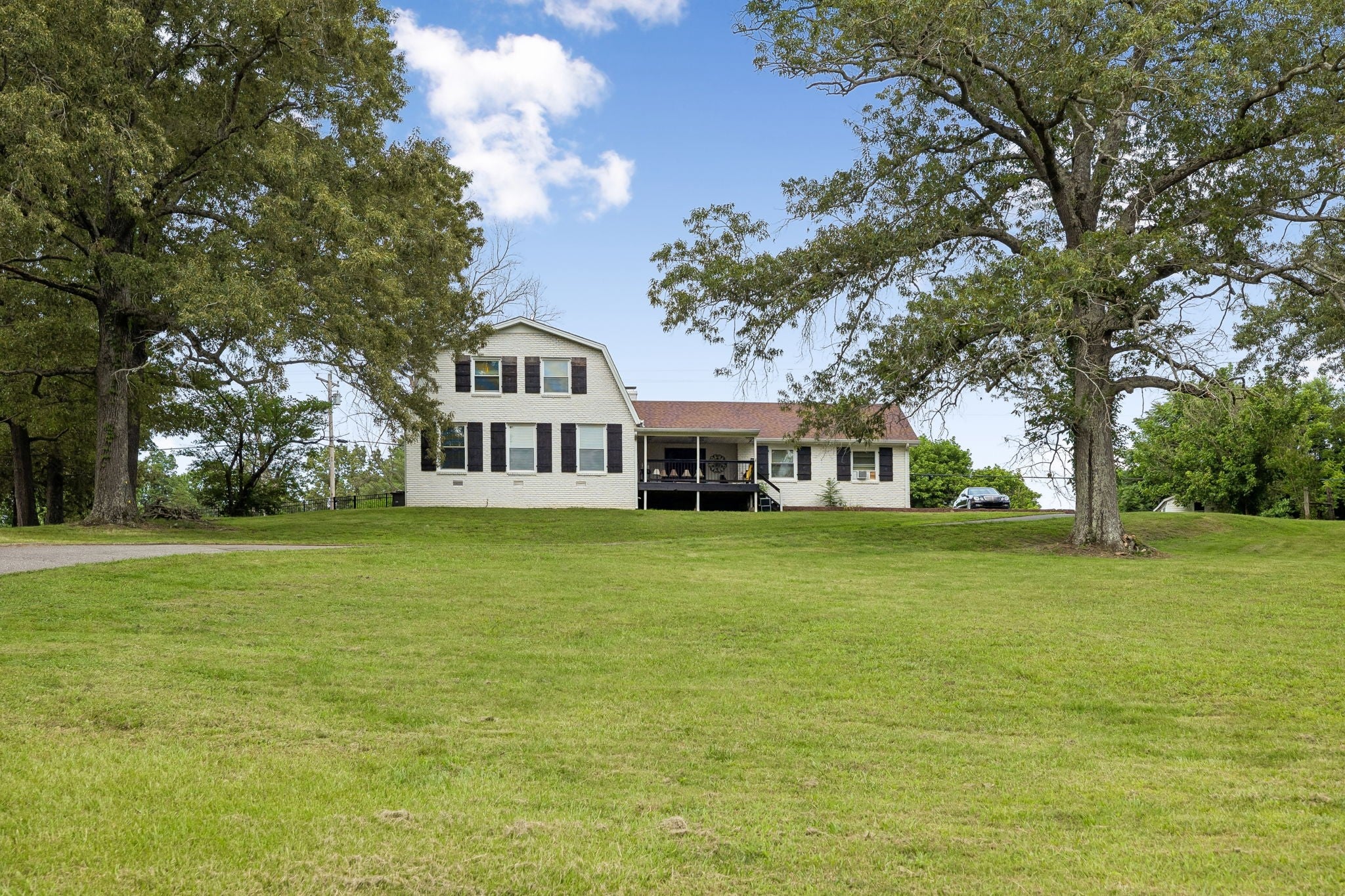 1733 Belotes Ferry Rd — photo