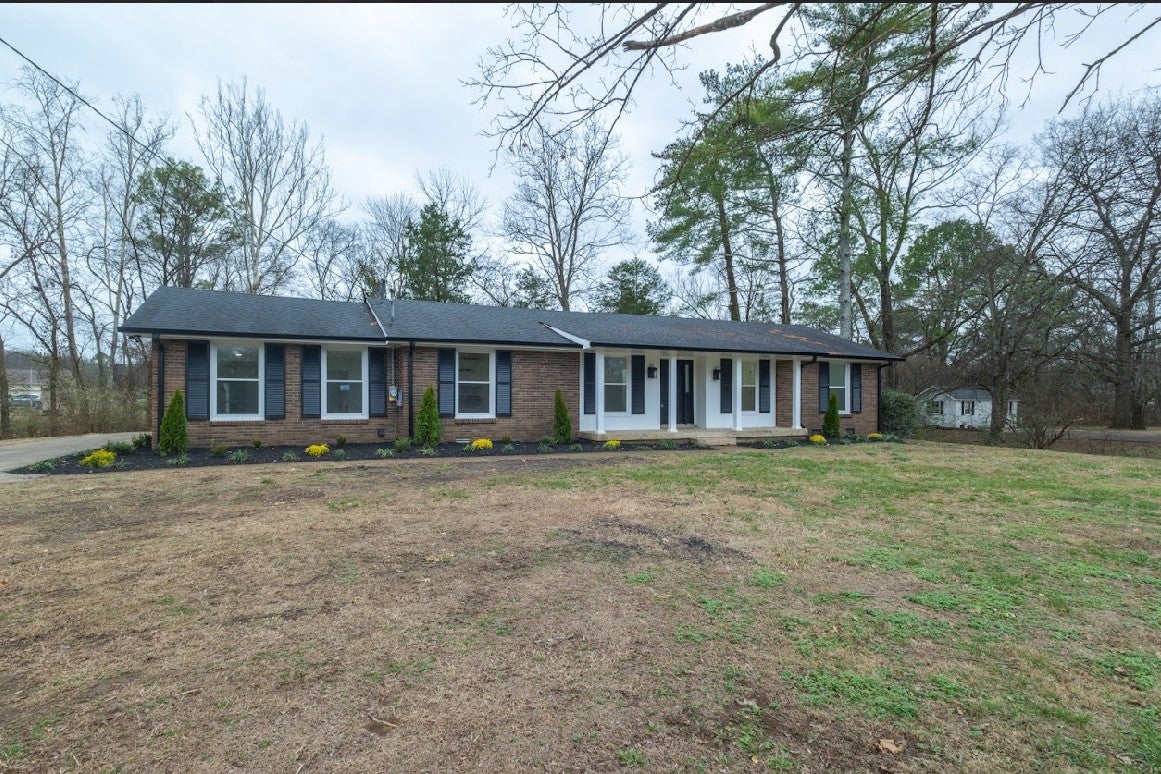 1109 Howell Dr — photo