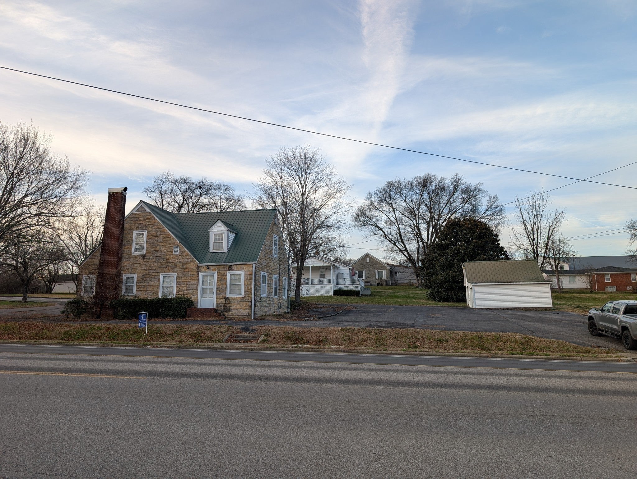 12 Magnolia Dr — photo