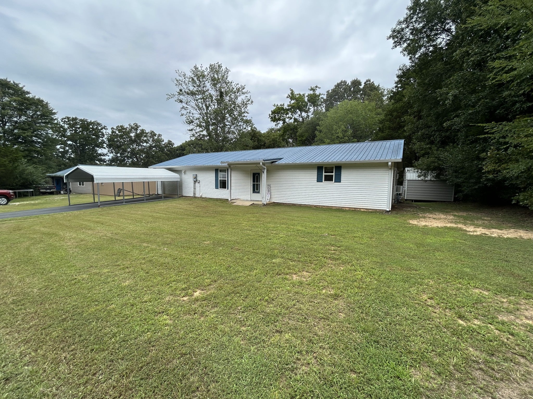 1026 Tom White Rd — photo
