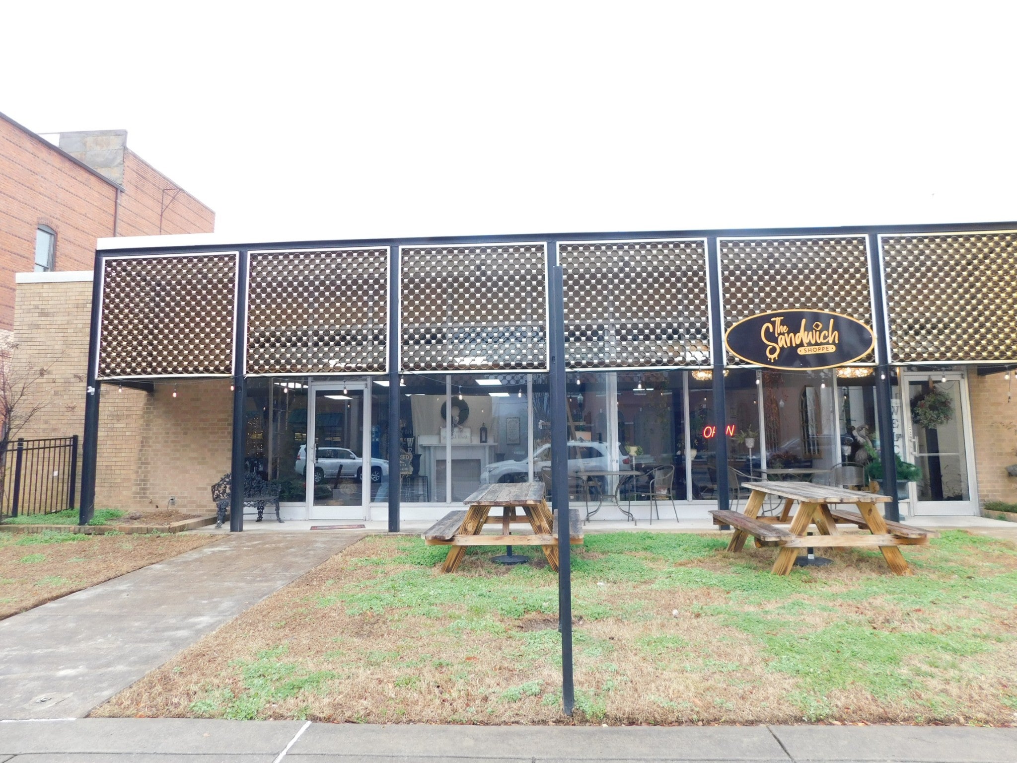 134 E Main St — photo