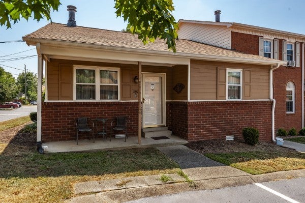430 Walton Ferry Rd 807 — photo