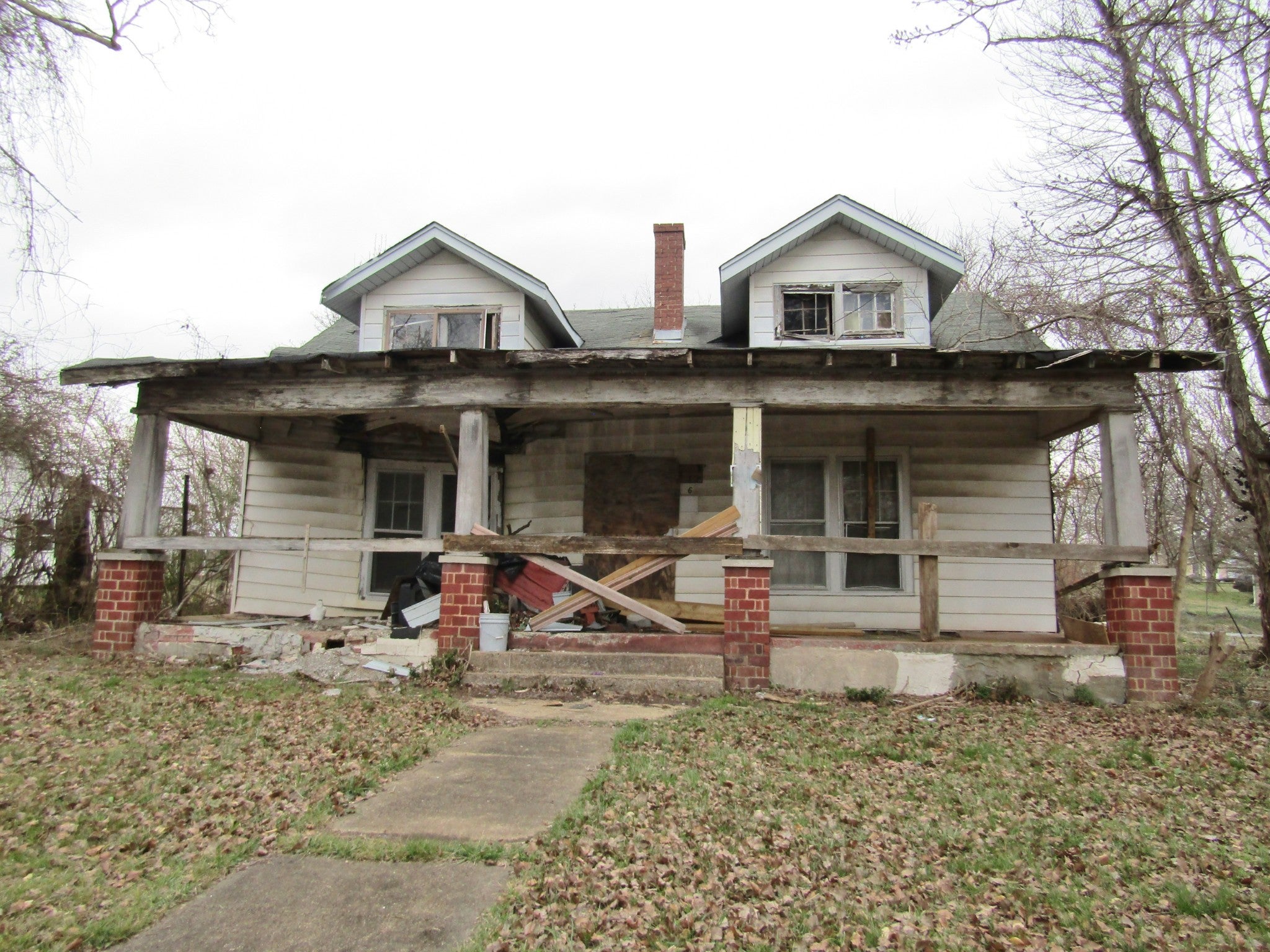 826 W Church St — photo