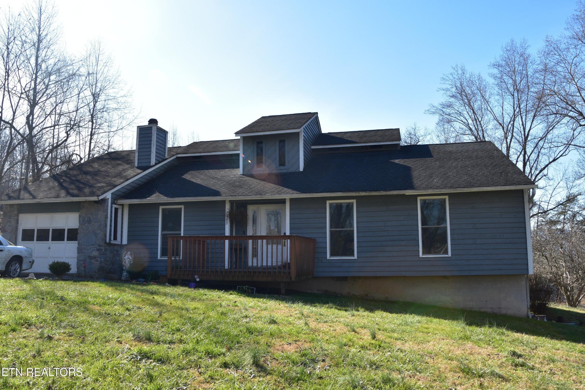 459 Dogwood Lane — photo