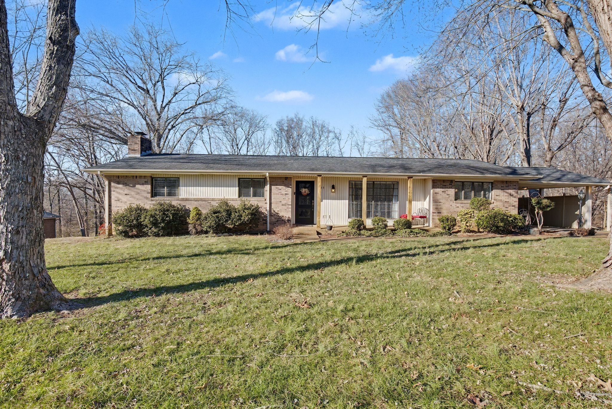 225 Hickory Hill Dr — photo