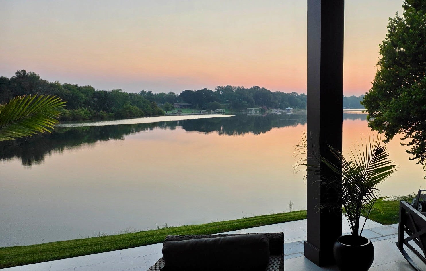 613 Waters Edge Dr — photo