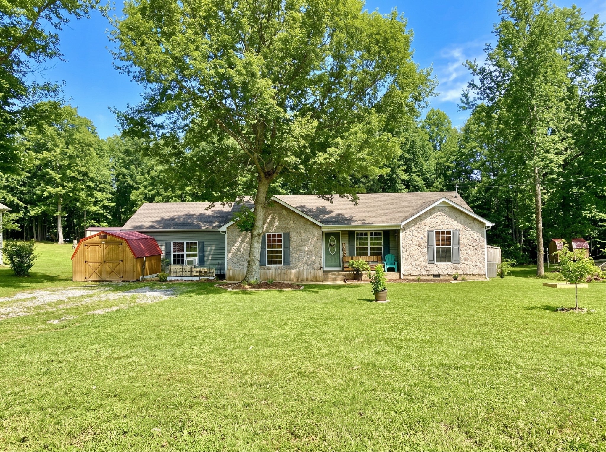 225 Lake Forrest Rd — photo