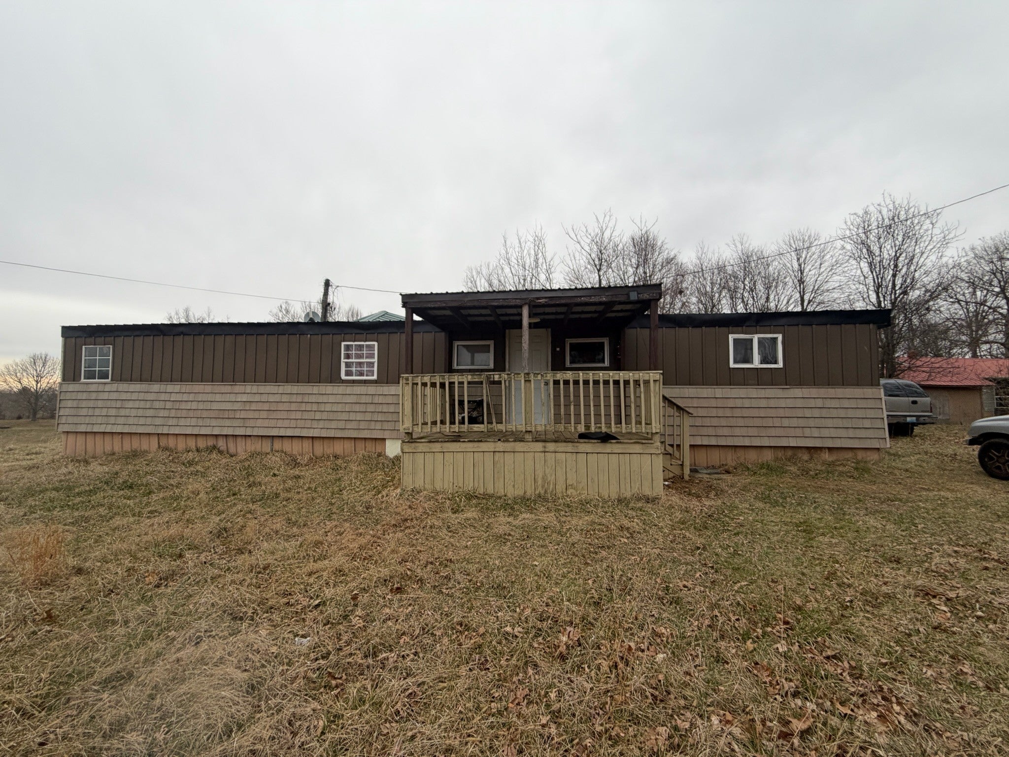 180 Lake Dr — photo