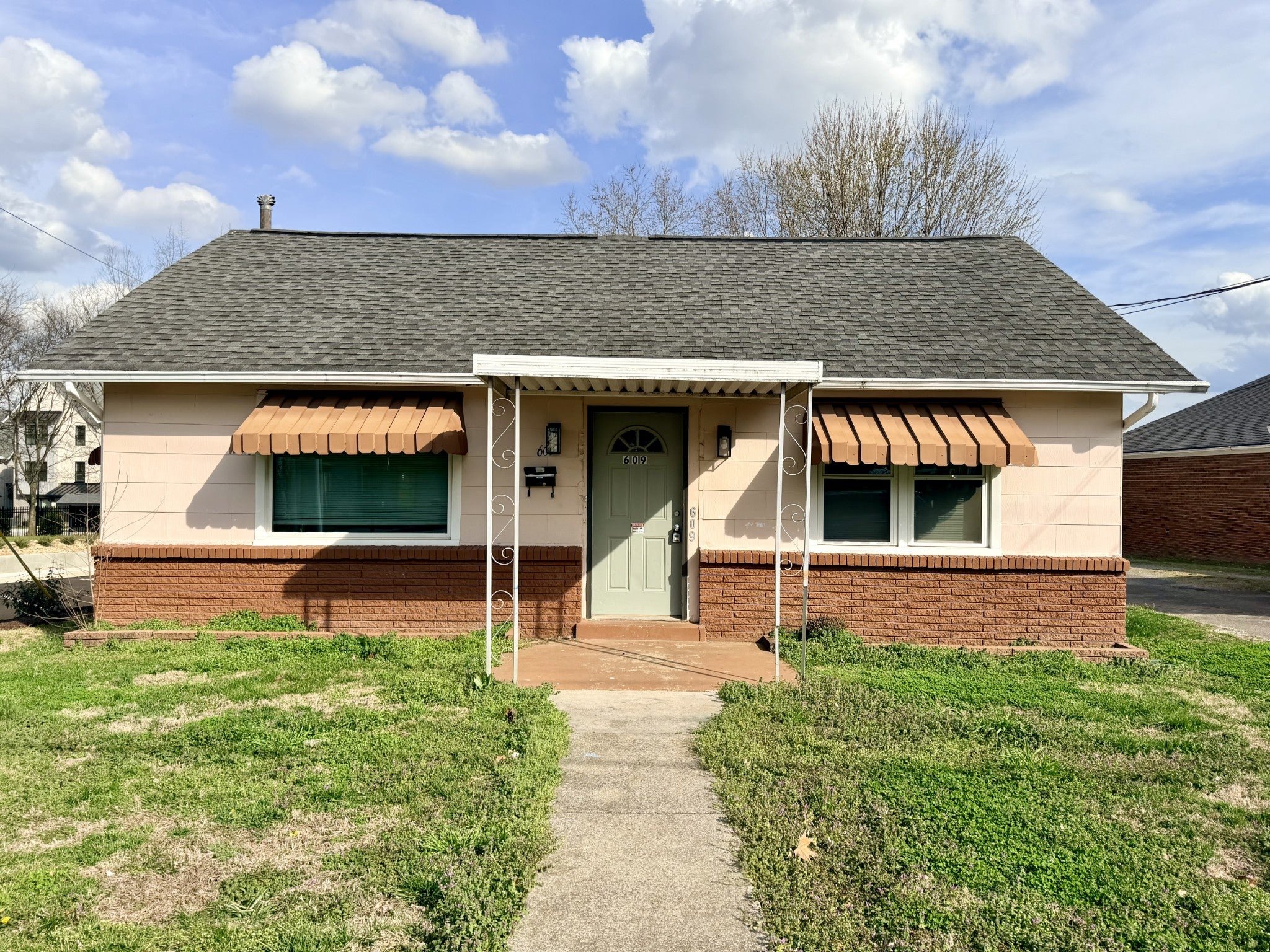 609 S Highland Ave — photo