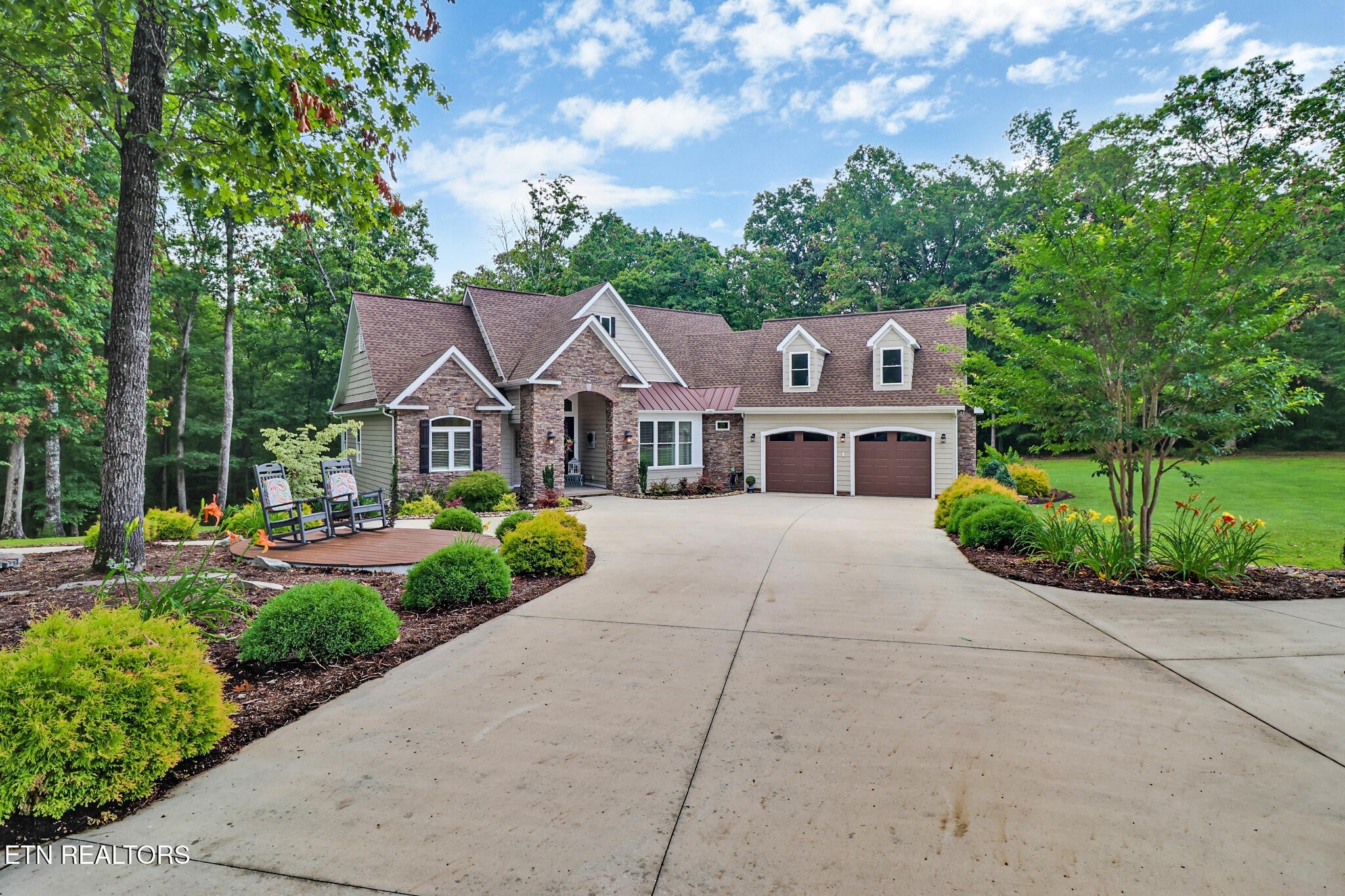 265 Falling Leaf Rd — photo