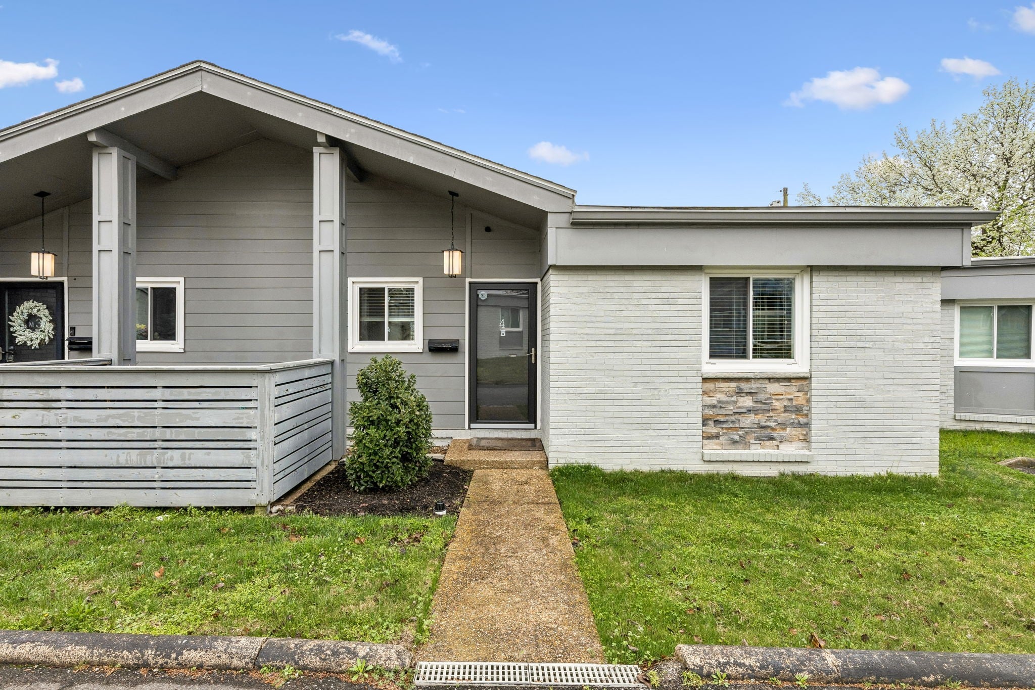 1900 Richard Jones Rd M4 — photo