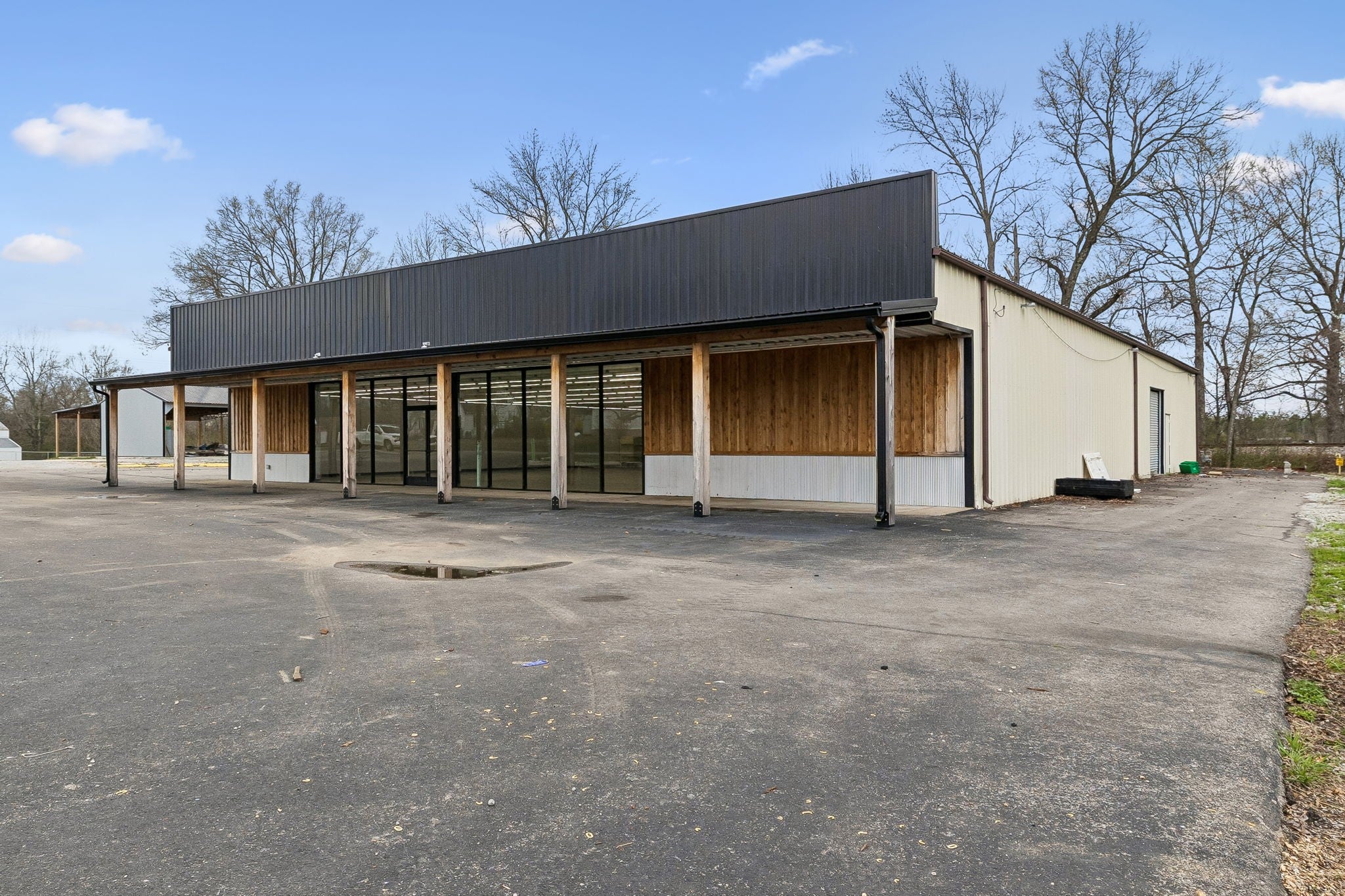 9090 US Highway 70 E — photo