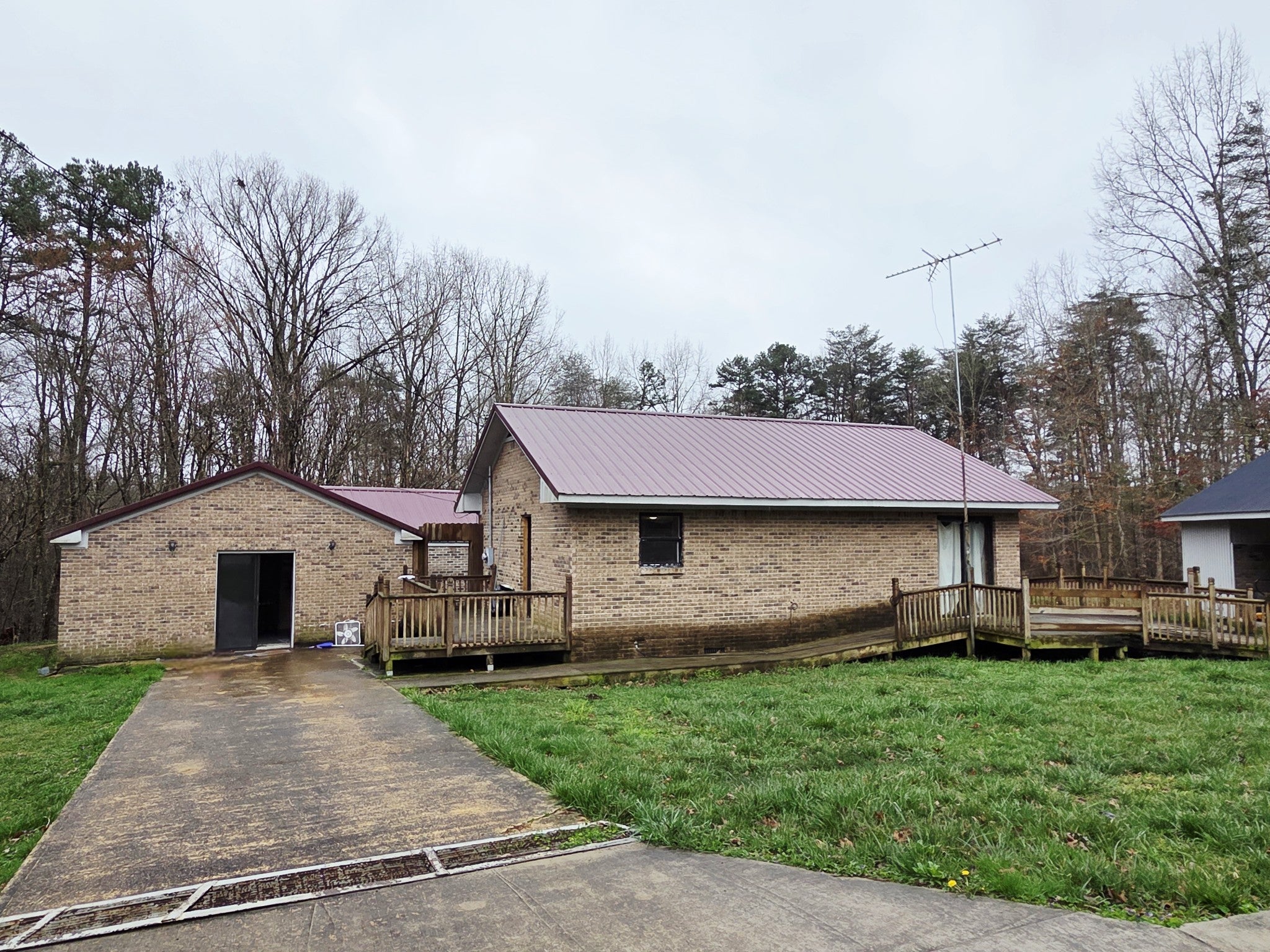470 Caldwell Rd — photo