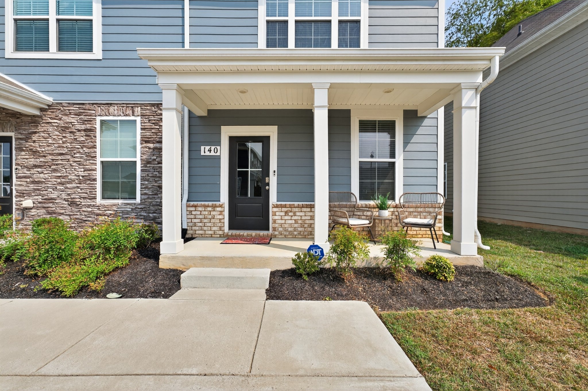 140 Grayson Cir — photo