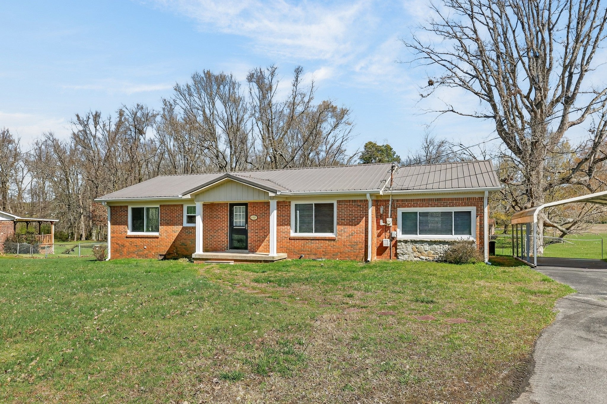 140 Simmons Cir — photo